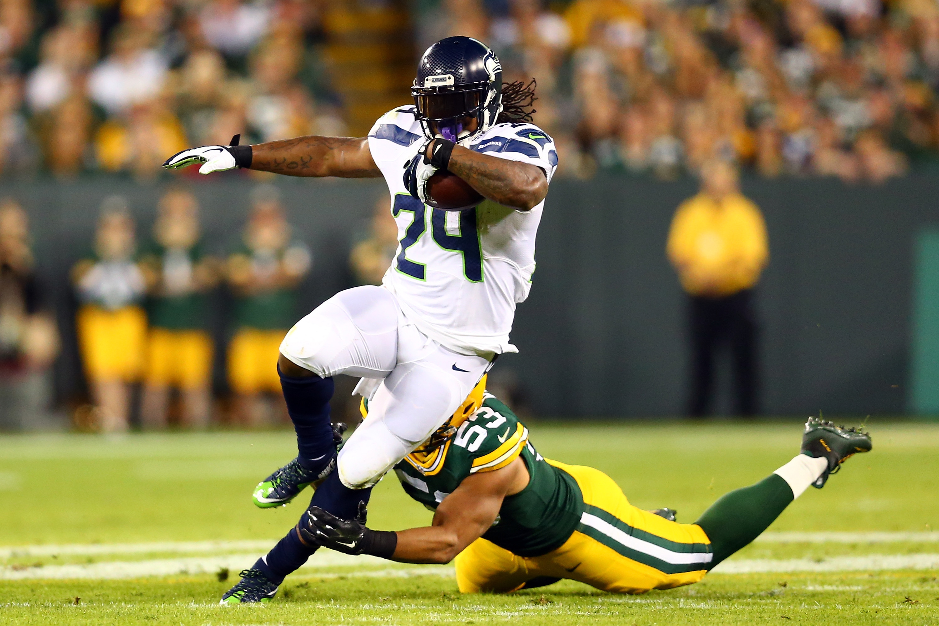 Seahawks sign RB Marshawn Lynch out of retirement amid injuries