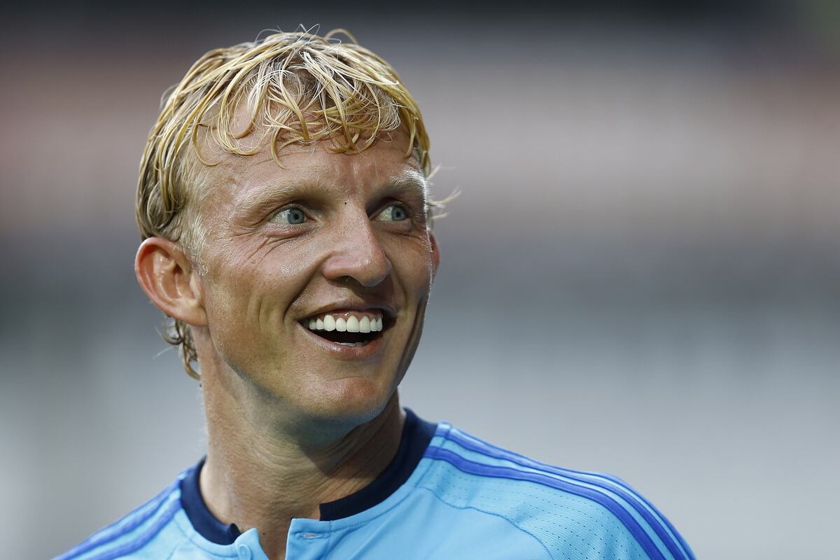 Dirk Kuyt Trolled on Twitter After Performing Dab ...