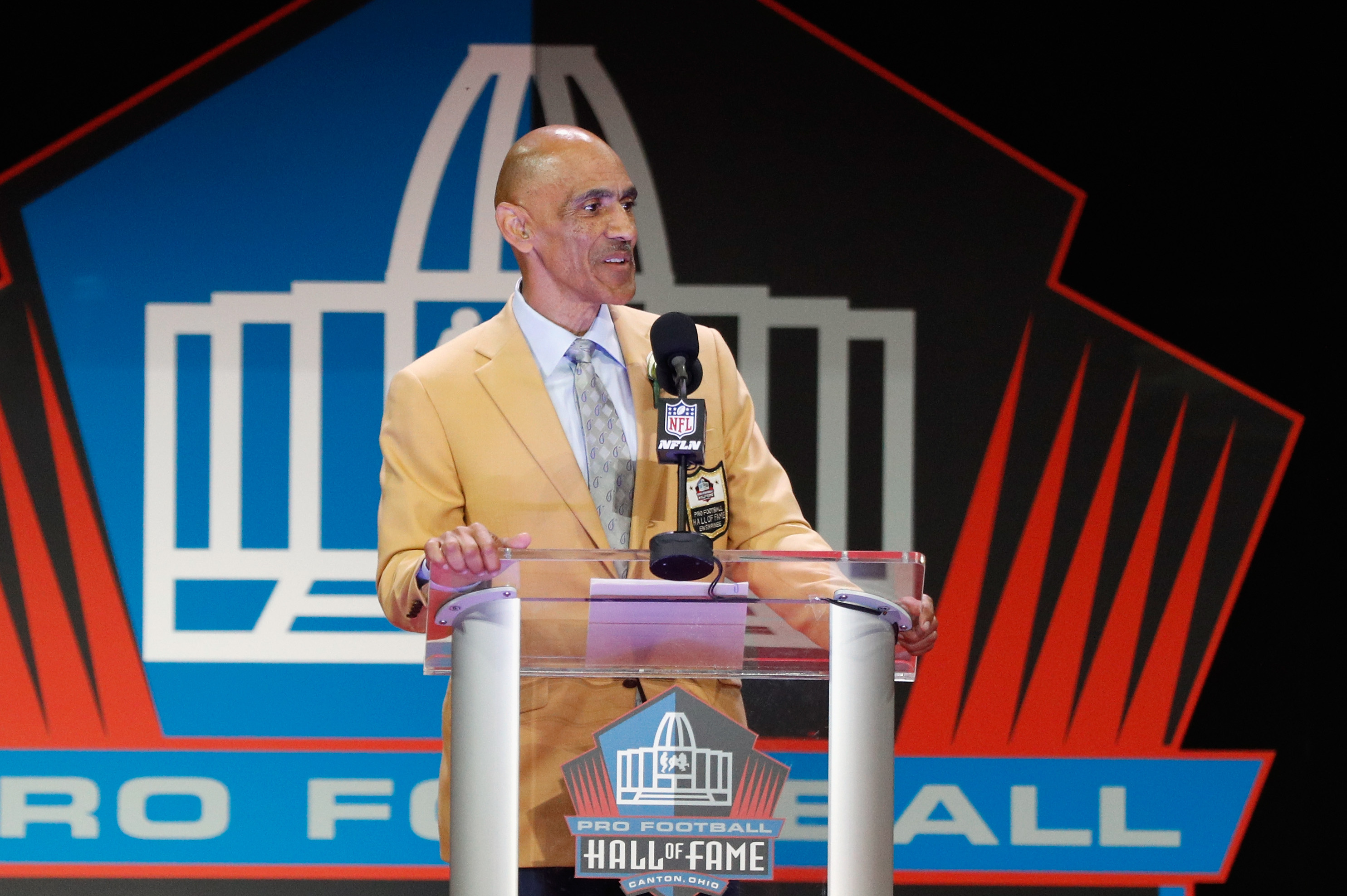 Tony Dungy says Colin Kaepernick would have been signed by now if not for  national anthem protests - Newsday