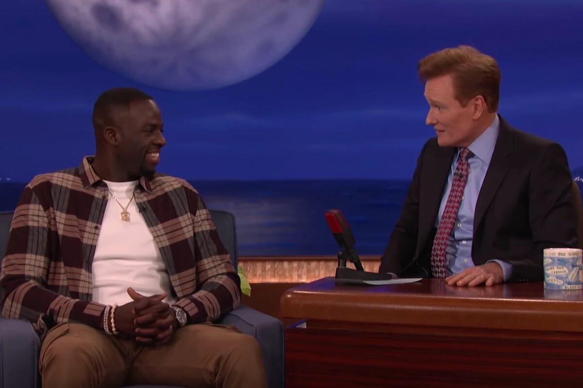 Warriors Star Draymond Green Says Comedian Kevin Hart Sucks At Warriors Star Draymond Green Says Comedian Kevin Hart Sucks At