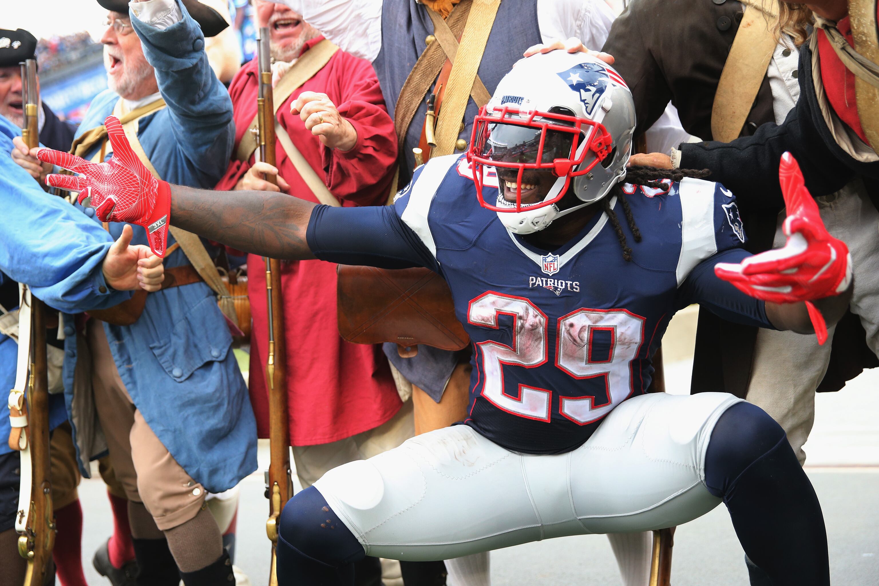Patriots Rb Legarrette Blount Celebrates Td By Posing With End Zone Militia Bleacher Report Latest News Videos And Highlights