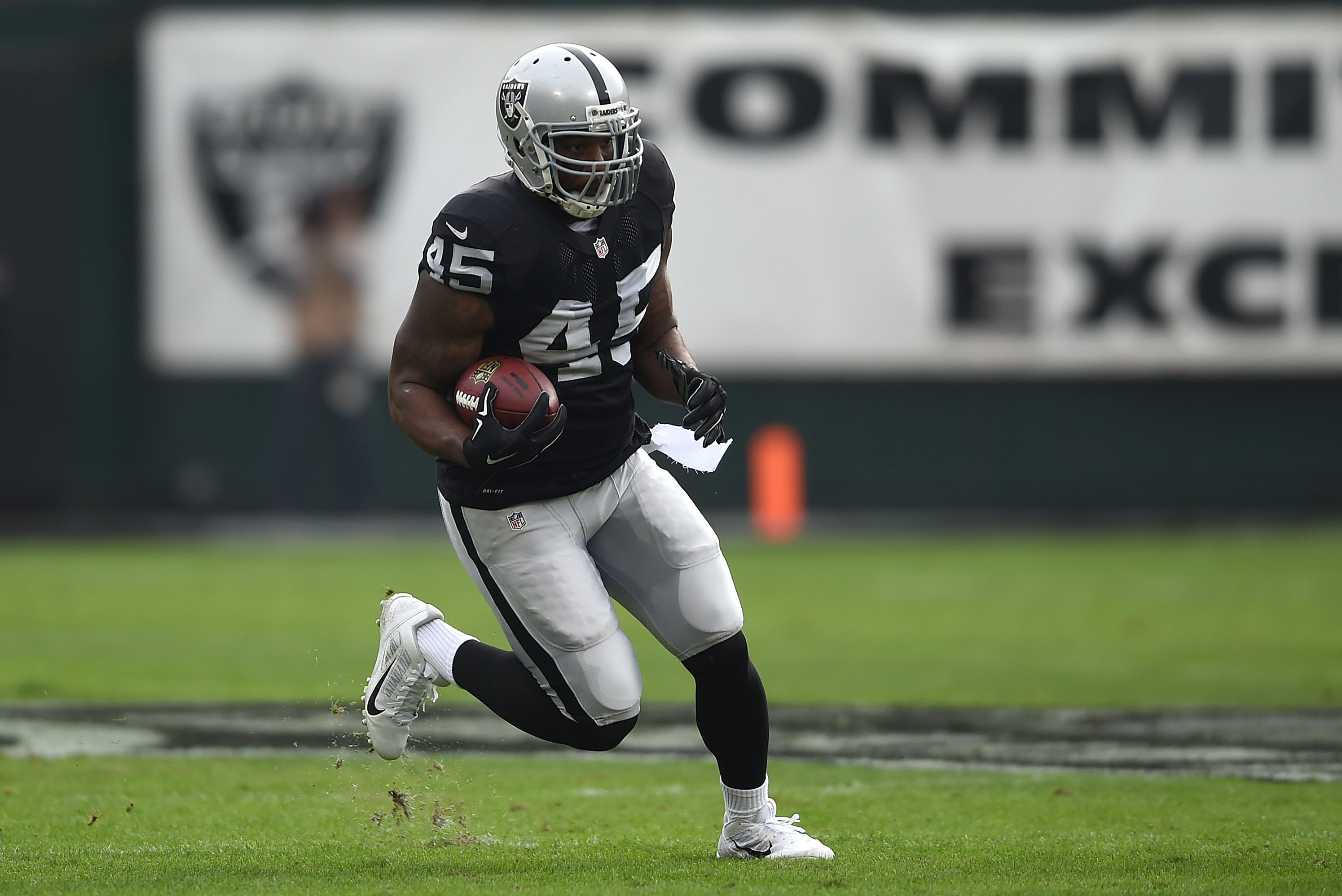 Oakland Raiders Release Marcel Reece - Last Word on Pro Football