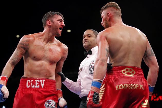 CHICAGO, IL - OCTOBER 16:  Nathan Cleverly (L) and Andrzej Fonfara react at the end of a round during their Main Event: Light Heavyweights fight at UIC Pavilion on October 16, 2015 in Chicago, Illinois. Andrzej Fonfara won by unanimous decision.  (Photo by Jon Durr/Getty Images)