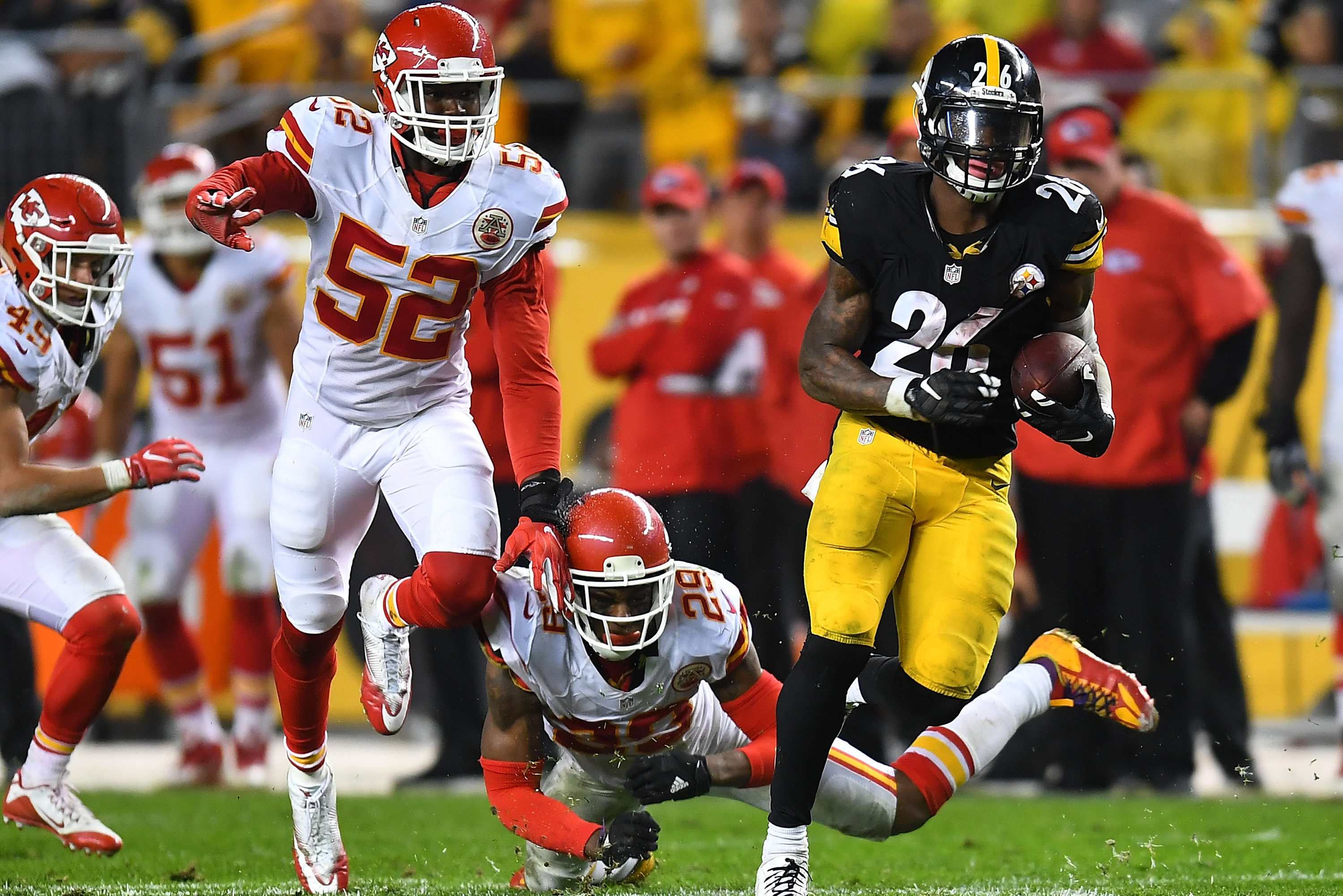 Incredible start to Pittsburgh Steelers #26 Le'Veon Bell's NFL Playoffs  career.