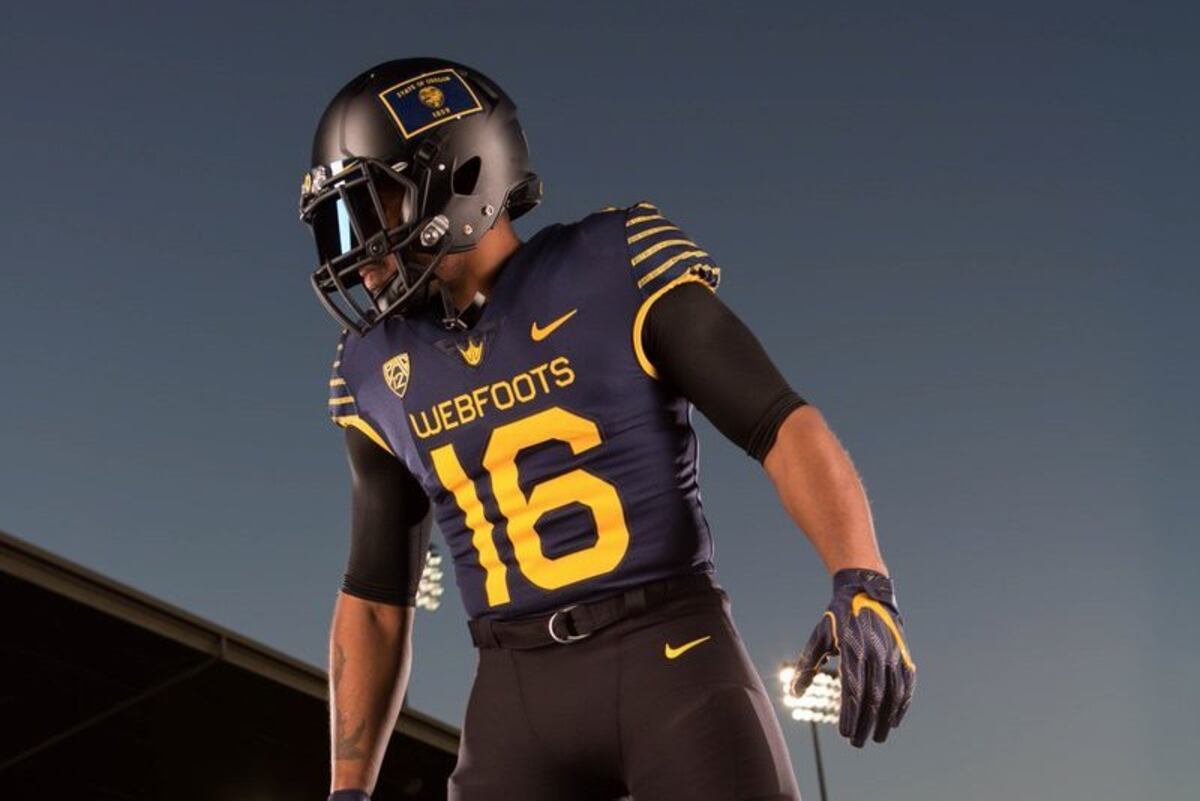 Oregon Ducks to Wear Throwback 1916 