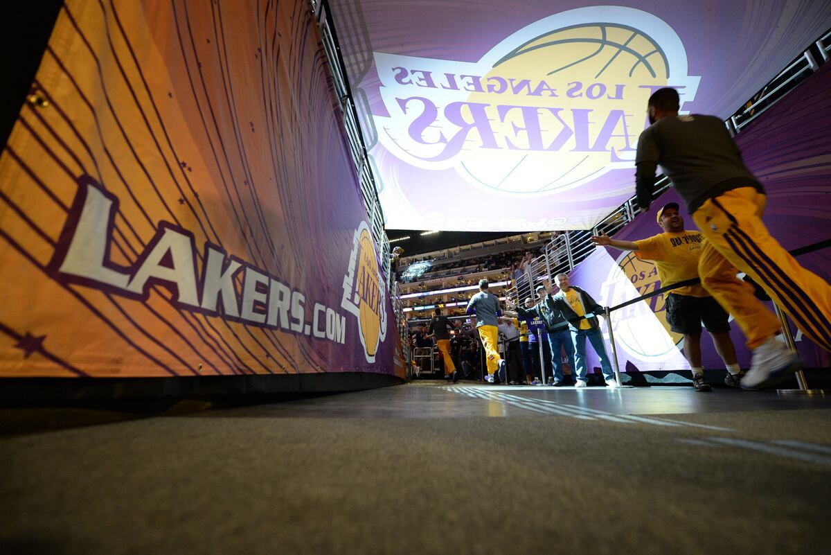 Lakers Nuggets Players Lock Arms During National Anthem Before Preseason Game Bleacher Report Latest News Videos And Highlights