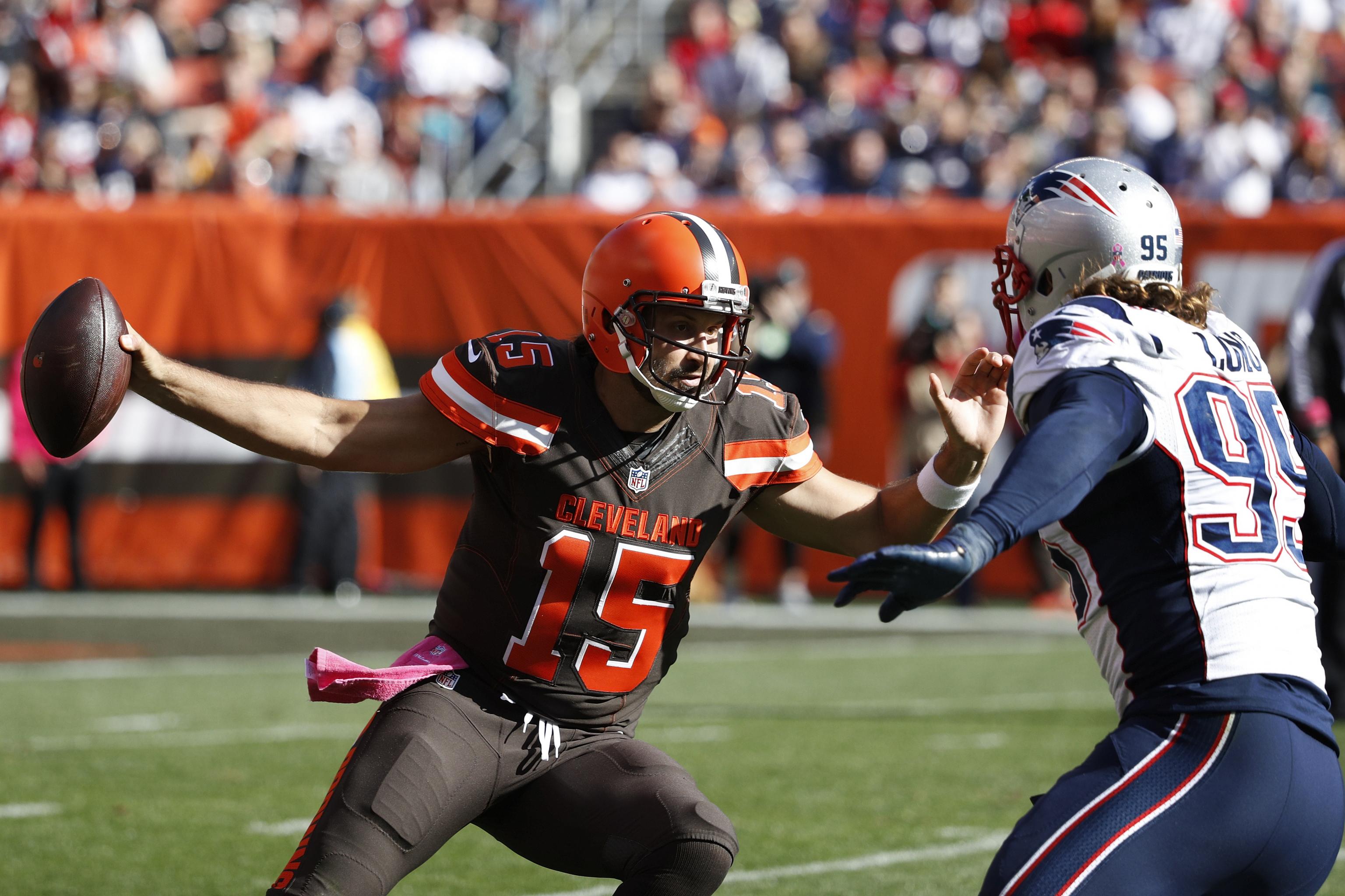 Browns release QB Charlie Whitehurst following injury