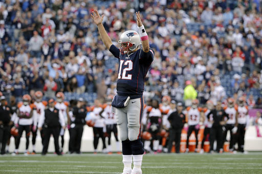 Rob Gronkowski and Tom Brady dominate the Bengals for a 35-17