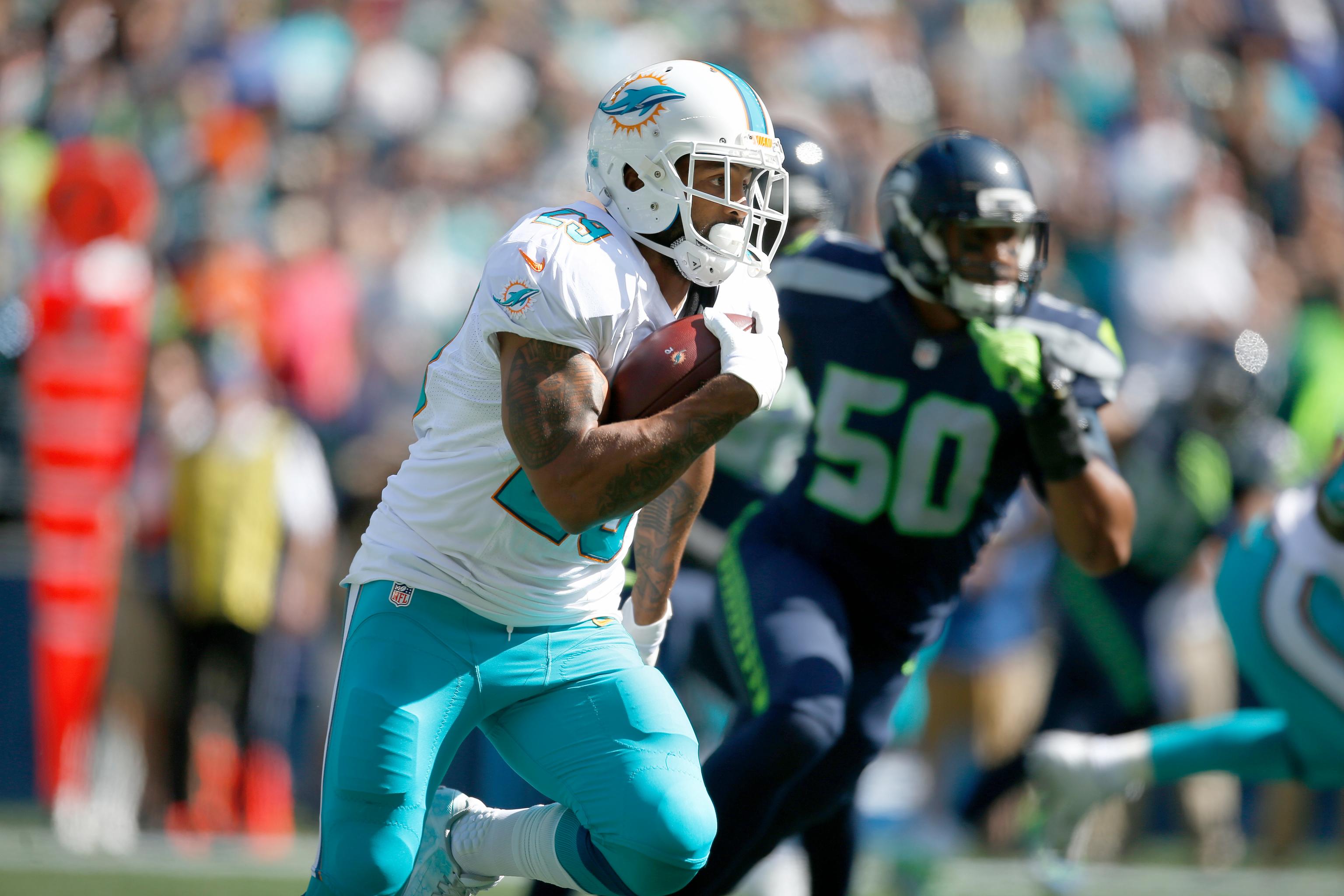 Dolphins' Arian Foster announces his NFL retirement