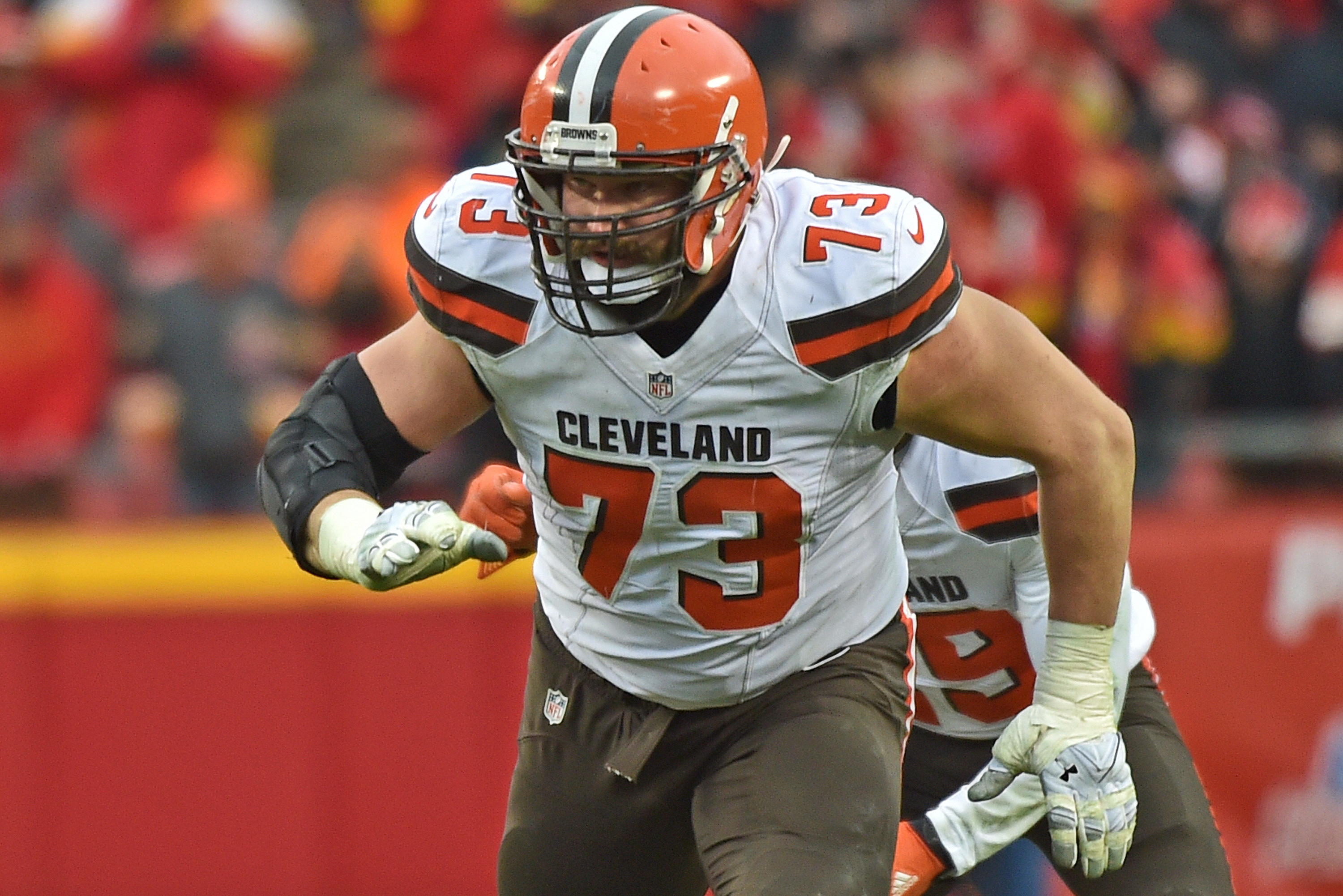 NFL trade rumors: Joe Thomas and Joe Staley available, should