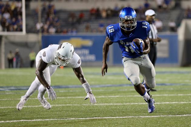 MEMPHIS, TN - SEPTEMBER 5: Jae'Lon Oglesby #19 of the Memphis Tigers runs after the catch against the Missouri State Bears on September 5, 2015 at Liberty Bowl Memorial Stadium in Memphis, Tennessee. Memphis defeated Missouri State 63-7. (Photo by Joe Murphy/Getty Images)