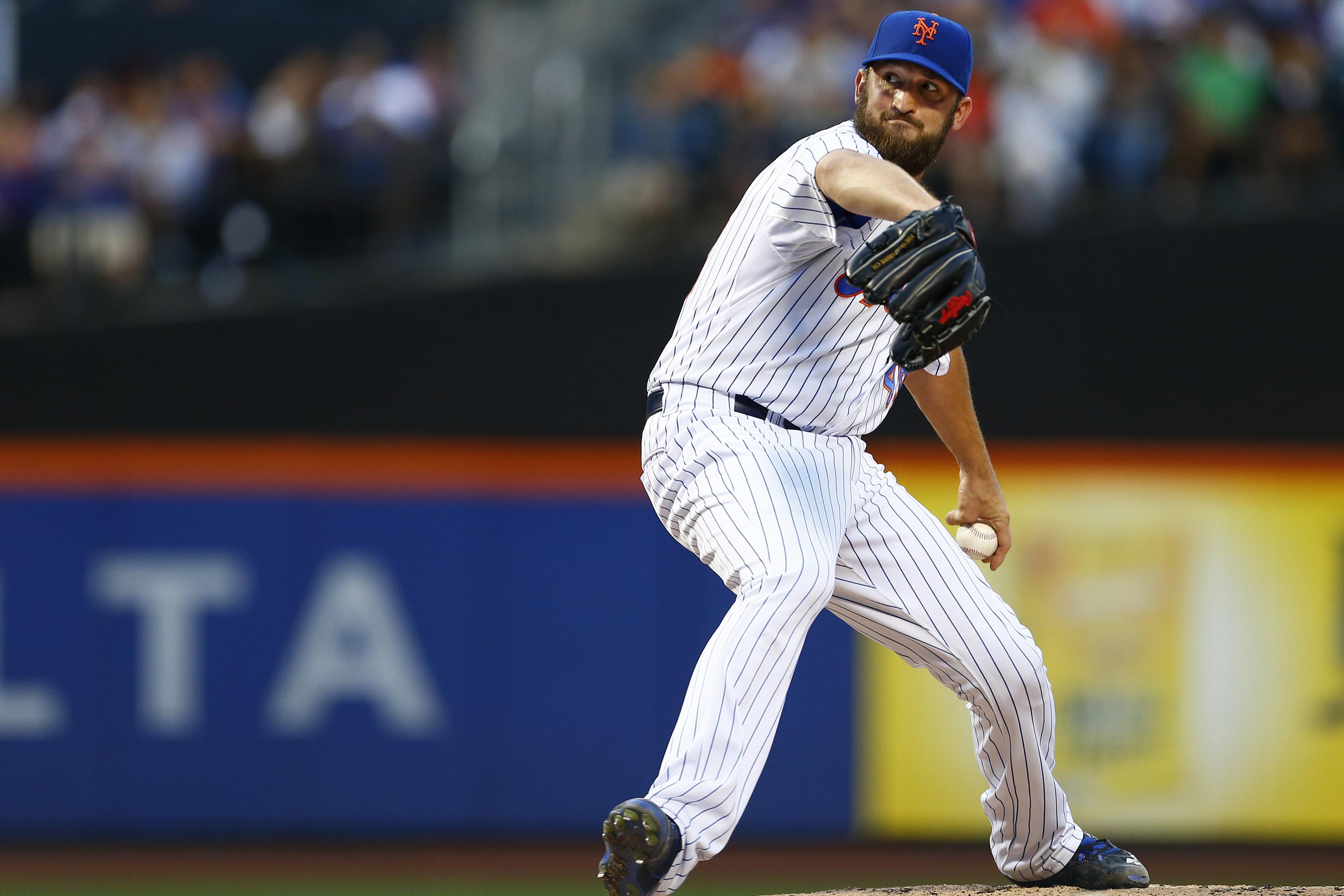 Pirates trade Neil Walker to Mets for lefty Jon Niese