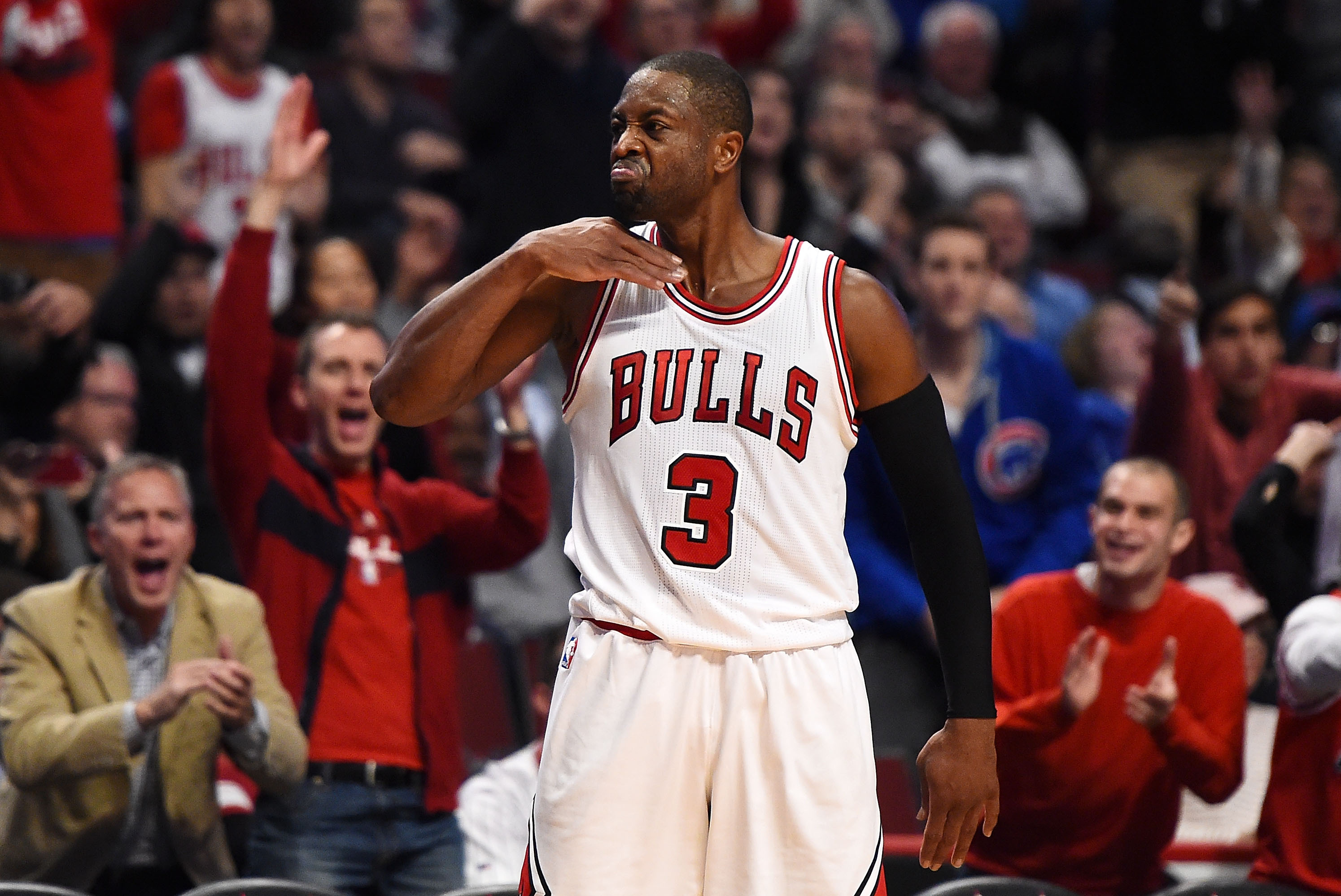 Нба актер. Двейн Вейд. Баскетболист НБА Wade. Wade 3 баскетбол. Chicago bulls Dwyane Wade.