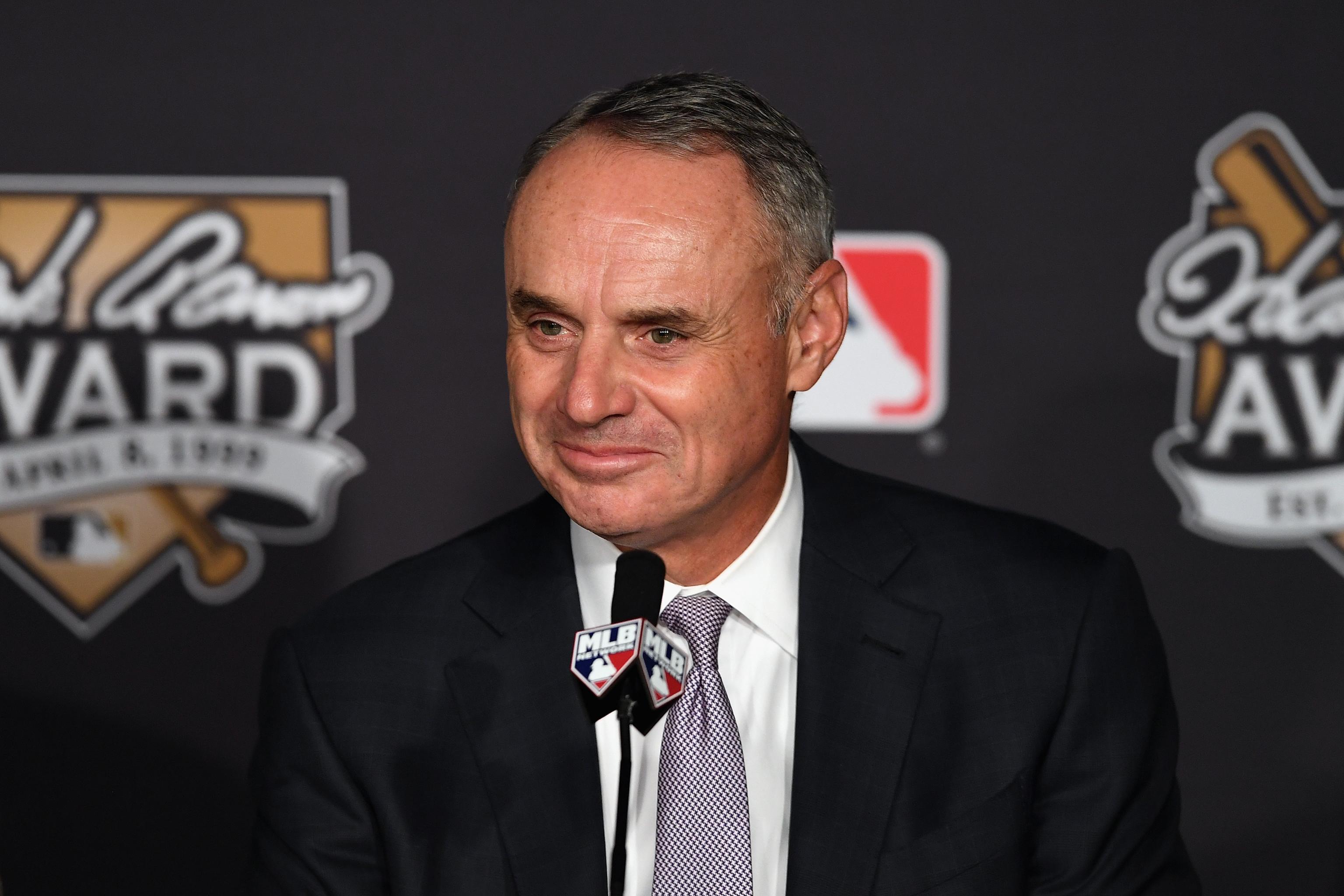 Rob Manfred to Meet With Cleveland Indians Owner Over Use of