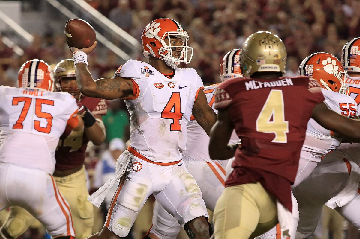 Bleacher Report's Daily Football Fix for October 30 News, Scores