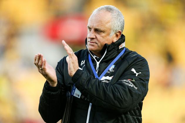WELLINGTON, NEW ZEALAND - OCTOBER 23:  Coach Graham Arnold of Sydney FC applauds a group of fans during the round three A-League match between the Wellington Phoenix and Sydney FC at Westpac Stadium on October 23, 2016 in Wellington, New Zealand.  (Photo by Hagen Hopkins/Getty Images)
