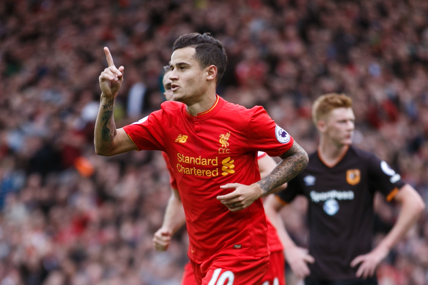 Coutinho Vows Undying Loyalty to Liverpool's New Kit - The