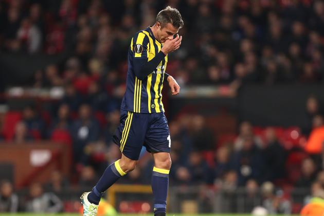 MANCHESTER, ENGLAND - OCTOBER 20: Robin van Persie of Fenerbahce reacts during the UEFA Europa League match between Manchester United FC and Fenerbahce SK at Old Trafford on October 20, 2016 in Manchester, England. (Photo by James Baylis - AMA/Getty Images)