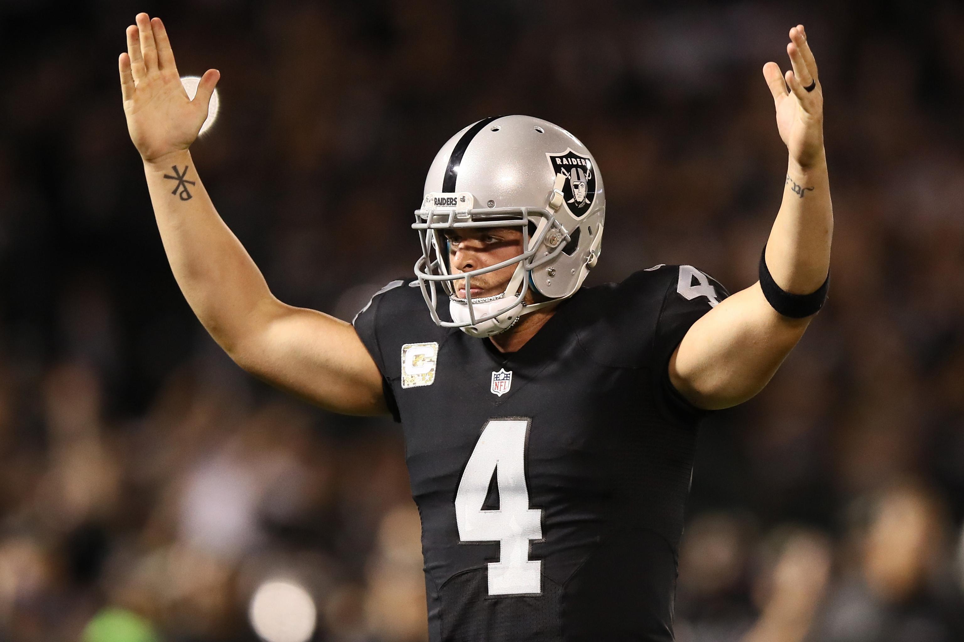 Derek Carr Signs Raiders Contract, QB Reportedly Is NFL's Highest
