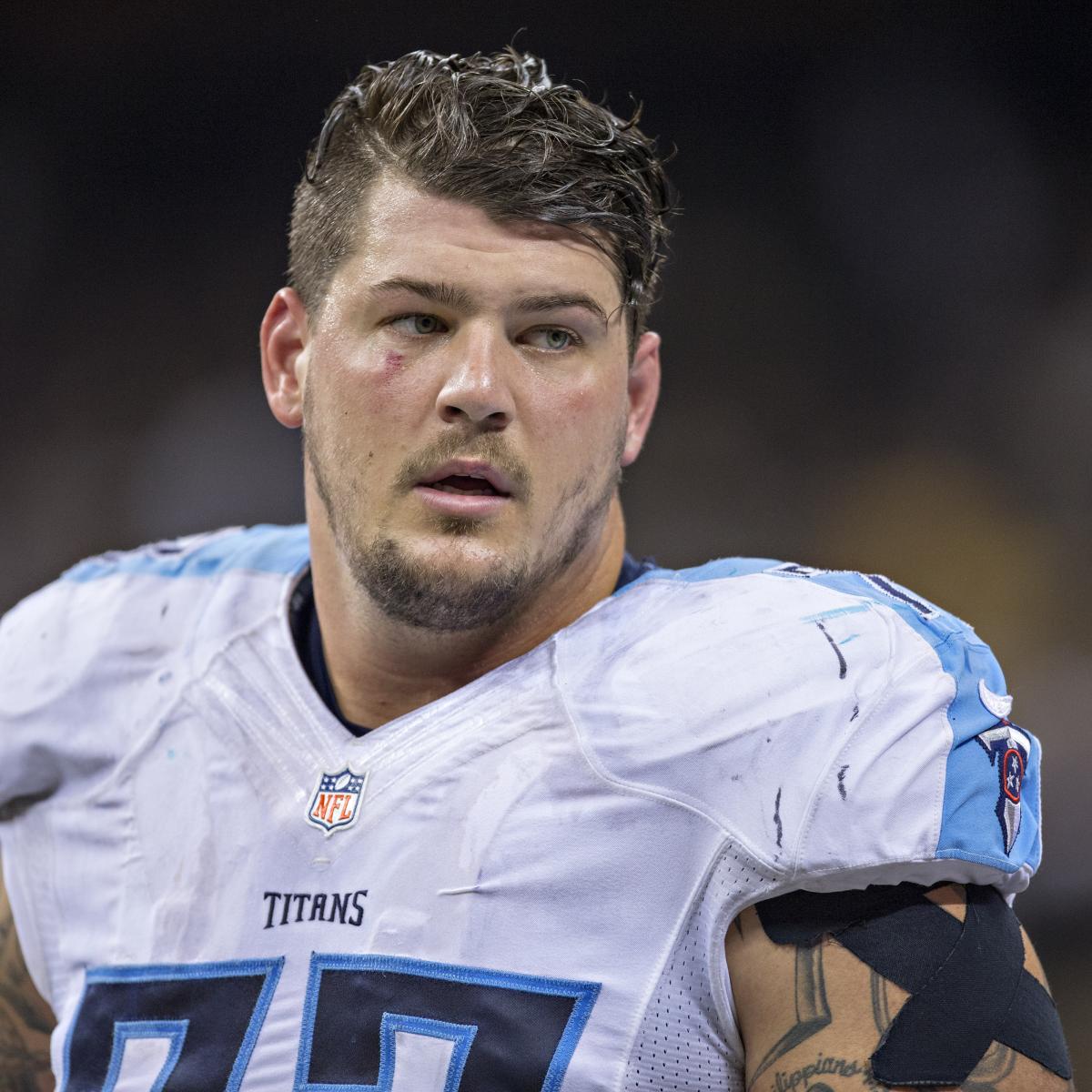 Taylor Lewan Consoles Young Fan After Titans' Week 9 Loss to Chargers