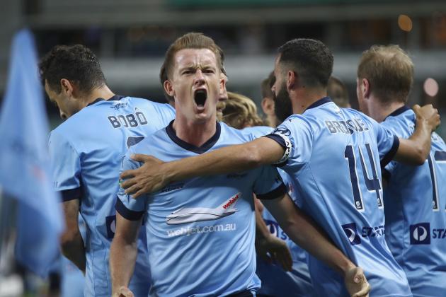 SYDNEY, AUSTRALIA - NOVEMBER 05:  Brandon O'Neill of Sydney FC celebrates a goal scored by David Carney of Sydney FC during the round five A-League match between Sydney FC and the Melbourne Victory at Allianz Stadium on November 5, 2016 in Sydney, Australia.  (Photo by Mark Kolbe/Getty Images)