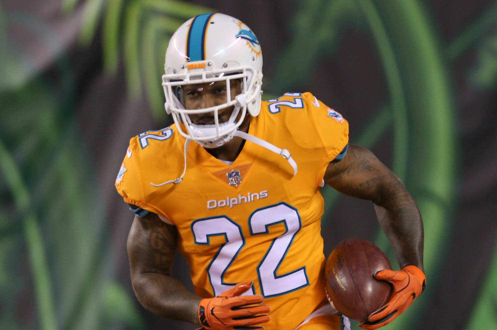 Isaiah Pead, 26-year-old former Dolphins and Rams RB, in critical condition