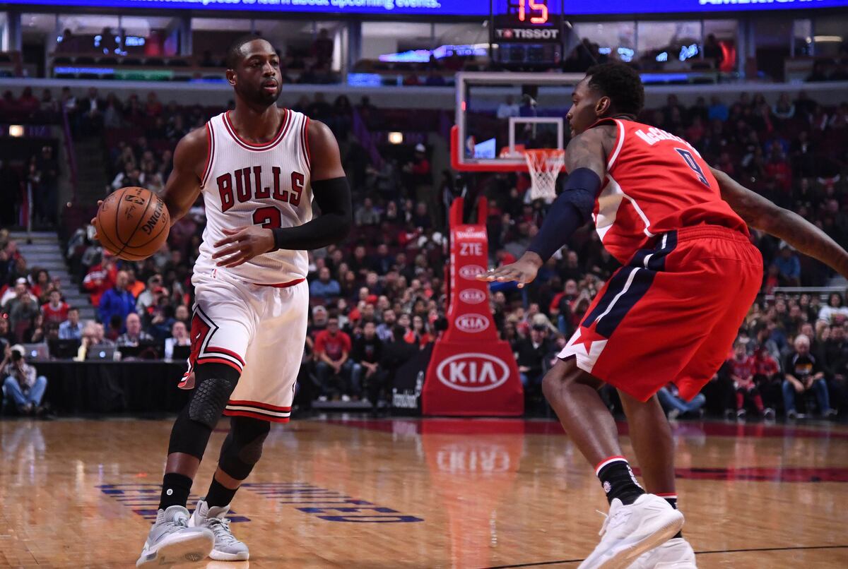Dwyane Wade Dramatically Flops During Bulls-Wizards Game | News, Scores