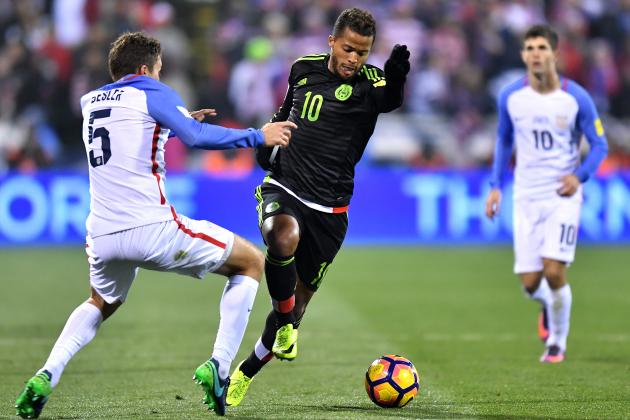 COLUMBUS, OH - NOVEMBER 11: Giovani Dos Santos #10 of Mexico dribbles the ball against Matt Besler #5 of the United States in the second half during the FIFA 2018 World Cup Qualifier at MAPFRE Stadium on November 11, 2016 in Columbus, Ohio. (Photo by Jamie Sabau/Getty Images)