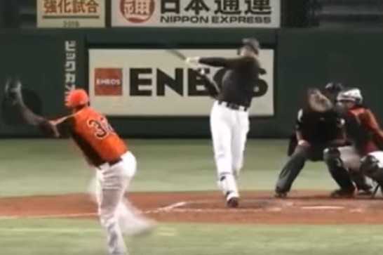 Shohei Ohtani hits ball through the roof at Tokyo Dome!! 