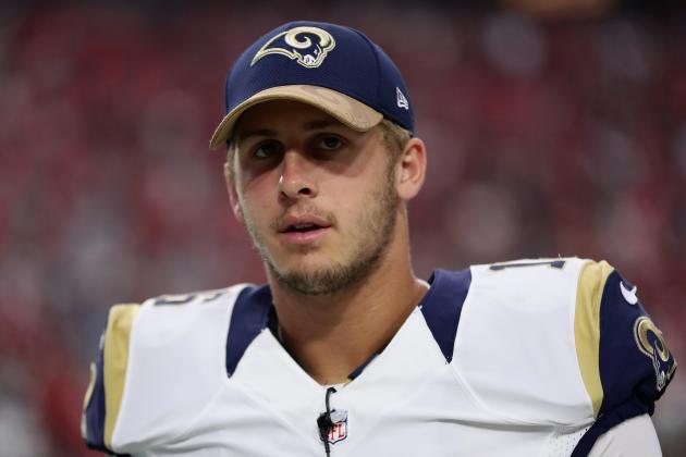 GLENDALE, AZ - OCTOBER 02: Quarterback Jared Goff #16 of the Los Angeles Rams stands on the sidelines during the NFL game against the Arizona Cardinals at the University of Phoenix Stadium on October 2, 2016 in Glendale, Arizona. The Rams defeated the Cardinals 17-13. (Photo by Christian Petersen/Getty Images)