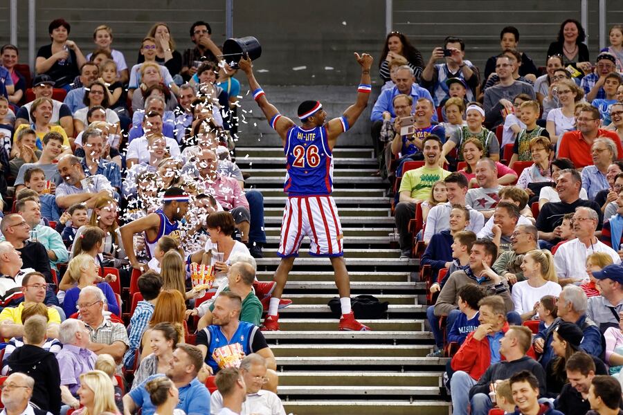 Harlem Globetrotters Break 9 Guinness World Records Bleacher