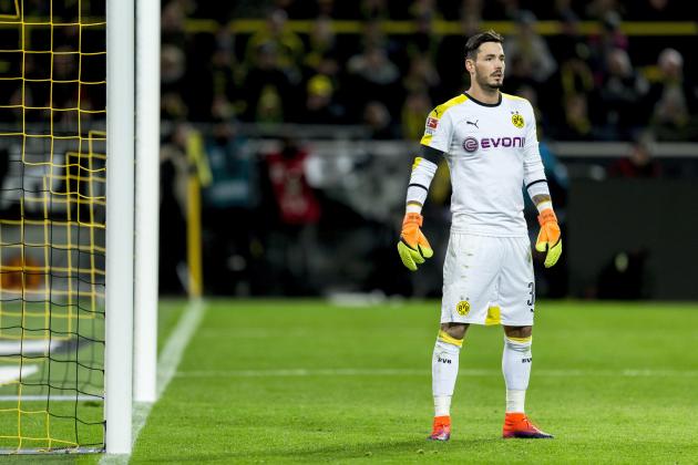 DORTMUND, GERMANY - NOVEMBER 19:  Goalkeeper Roman Buerki of Borussia Dortmund looks on during the Bundesliga match between Borussia Dortmund and Bayern Muenchen at Signal Iduna Park on November 19, 2016 in Dortmund, Germany.  (Photo by Boris Streubel/Getty Images)