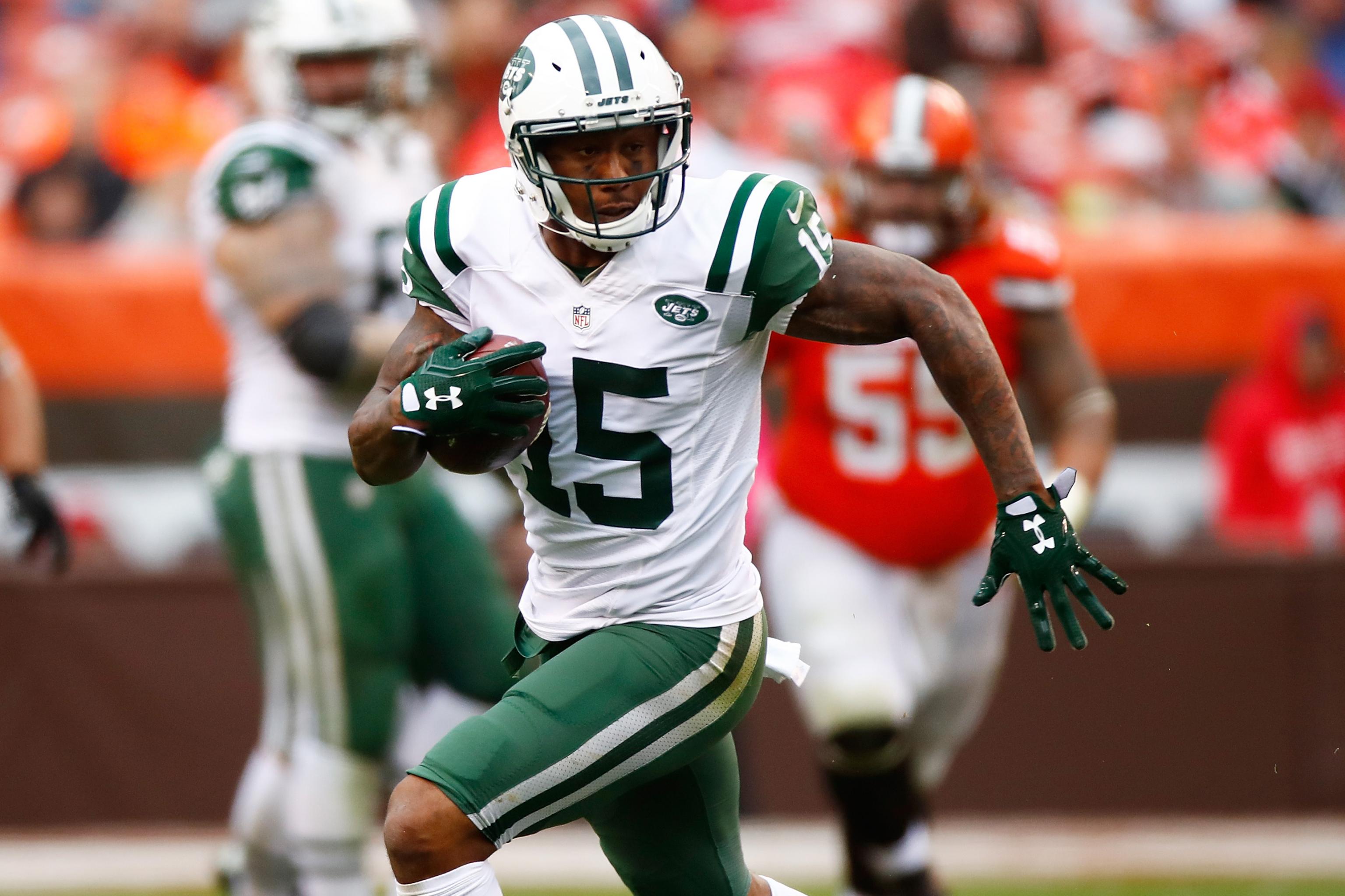 New York Jets Star Receiver Brandon Marshall Goes Down with Knee Injury