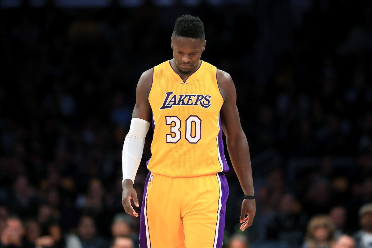 Julius Randle Illness: Updates on Lakers Star's Pneumonia ...