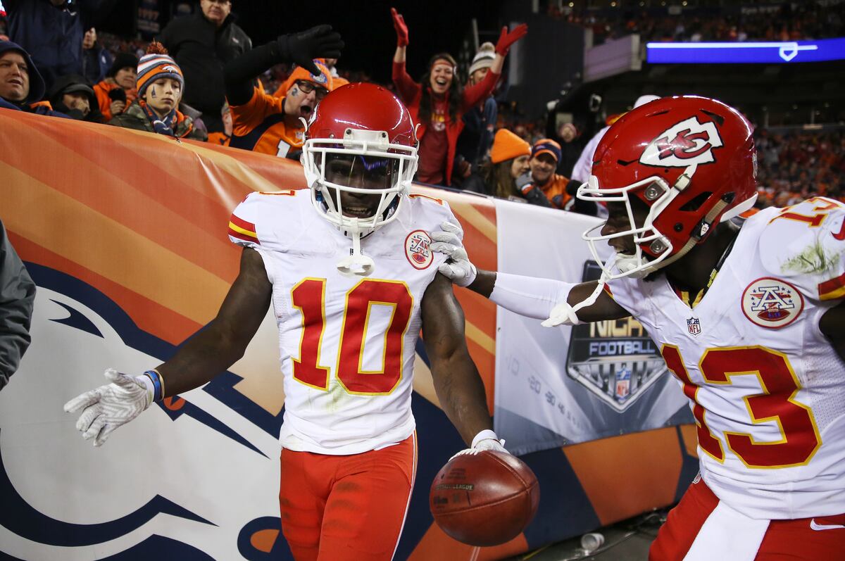 Tyreek Hill Joins Elite Company with Combination of Touchdowns Sunday