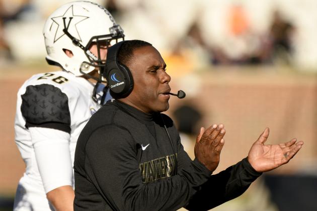 COLUMBIA, MO - NOVEMBER 12: Derek Mason head coach of the Vanderbilt Commodores gives support to his team during a game against the Missouri Tigers in the first quarter at Memorial Stadium on November 12, 2016 in Columbia, Missouri. (Photo by Ed Zurga/Getty Images)