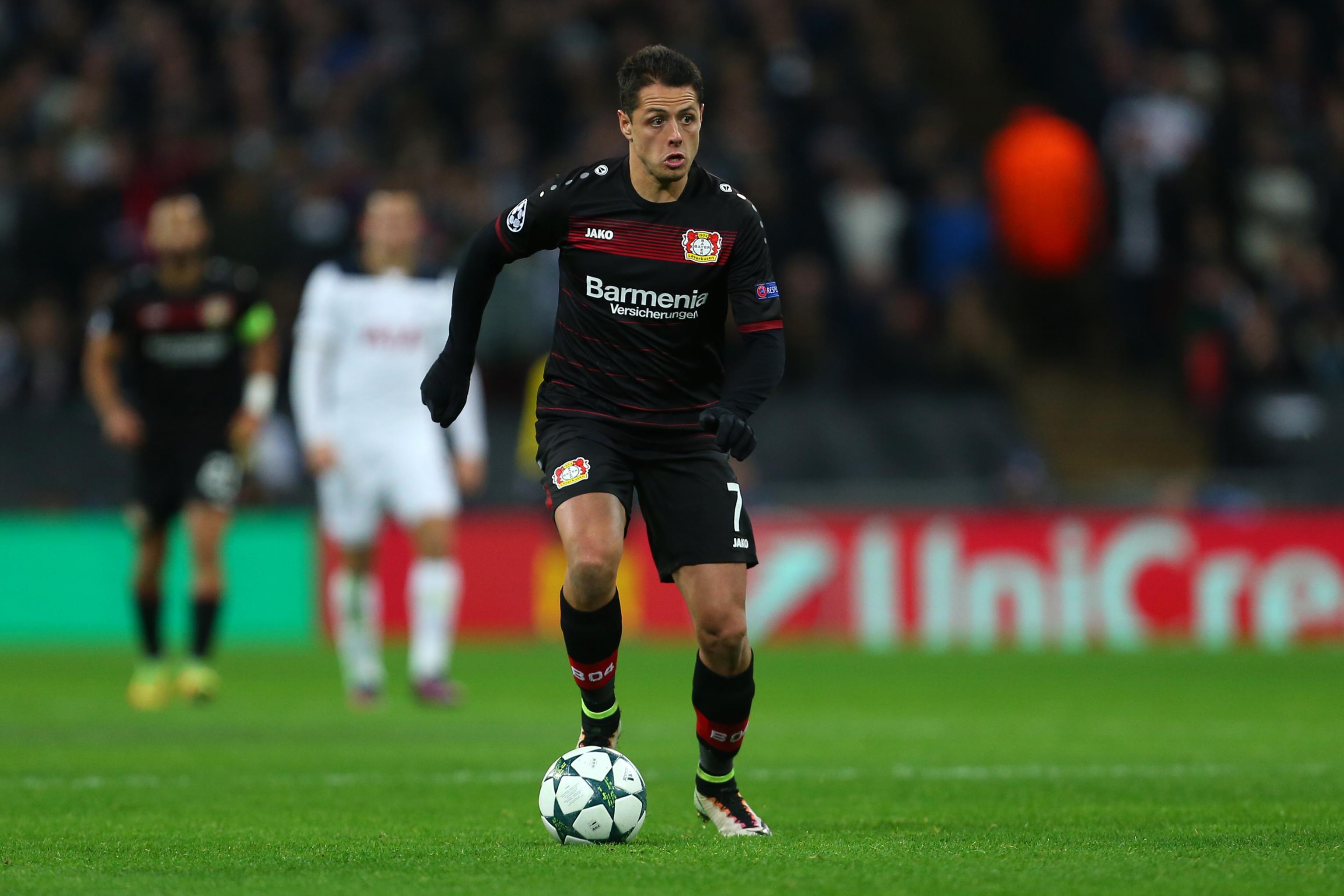 Chicharito undergoes season-ending surgery on his right knee