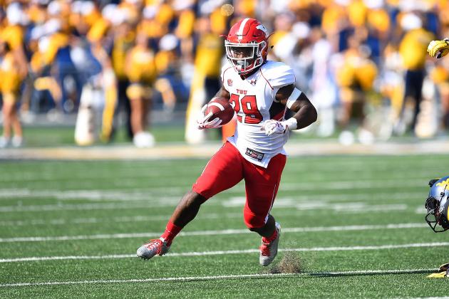 MORGANTOWN, WV - SEPTEMBER 10:  Martin Ruiz #29 of the Youngstown State Penguins in action during the game against the West Virginia Mountaineers at Mountaineer Field on September 10, 2016 in Morgantown, West Virginia. (Photo by Joe Sargent/Getty Images)