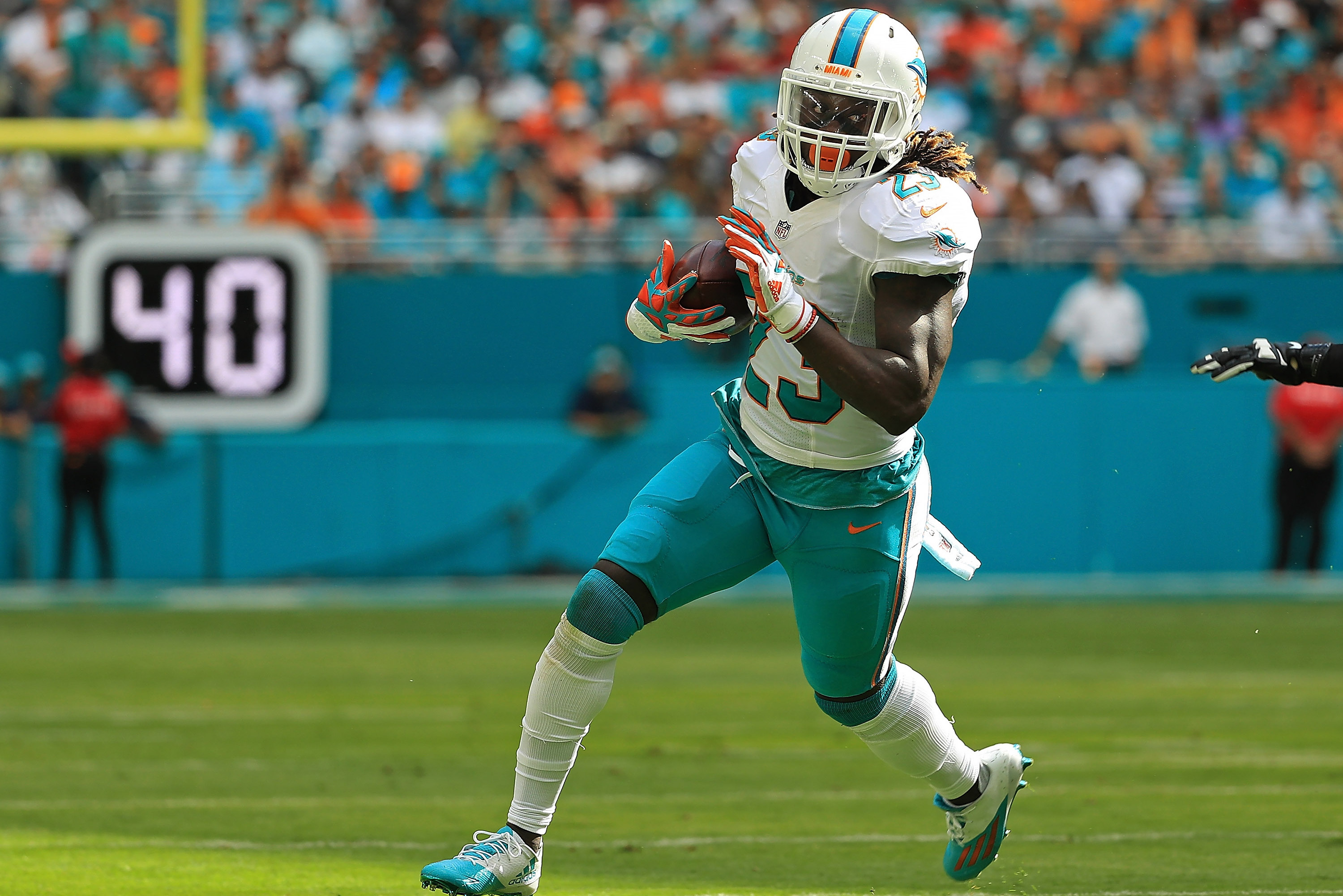 Jay Ajayi quickly rising to stardom as Dolphins win 28-25