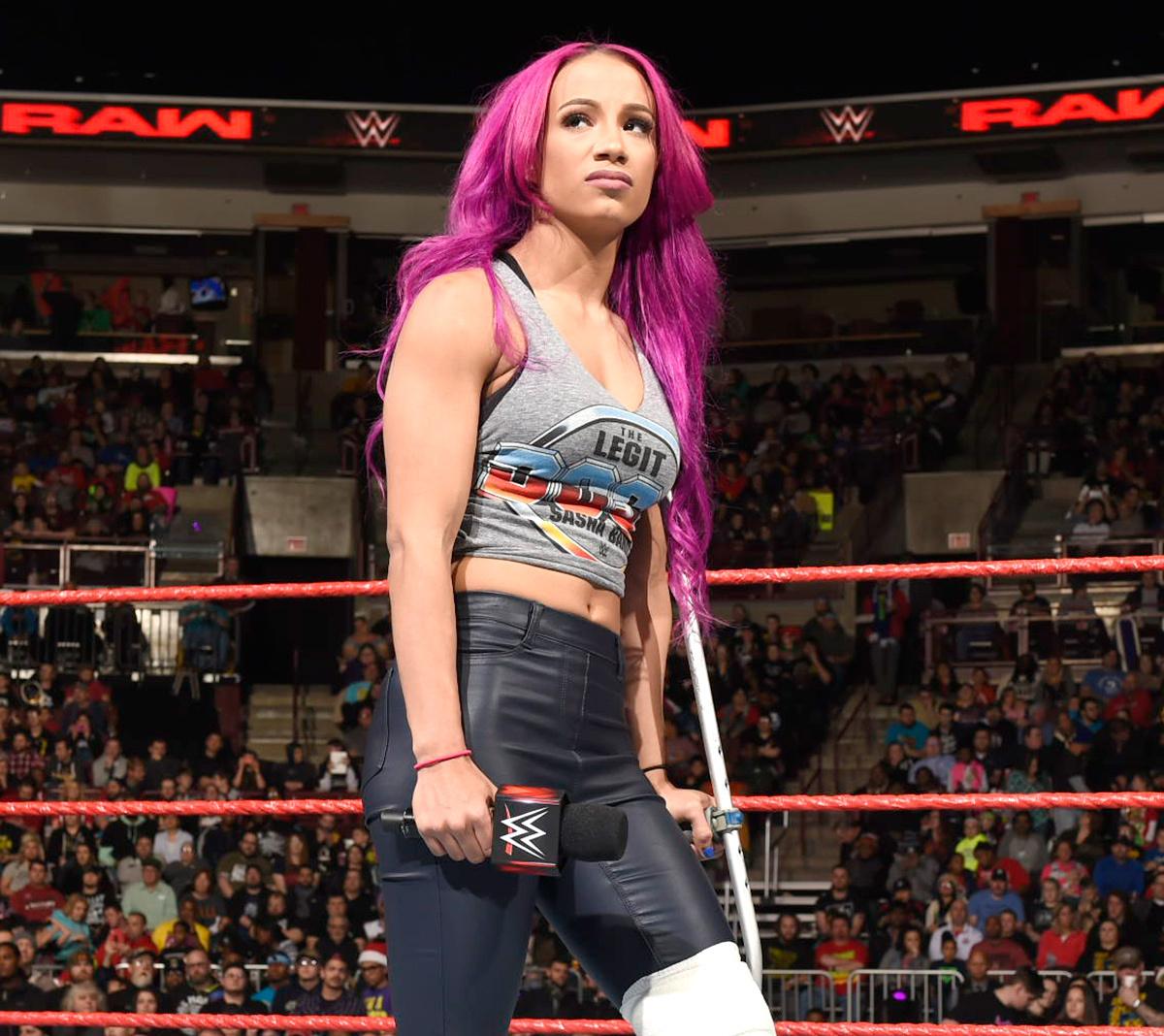 Sasha Banks vs. Nia Jax: Pros and Cons of WWE Raw Feud | Bleacher ...