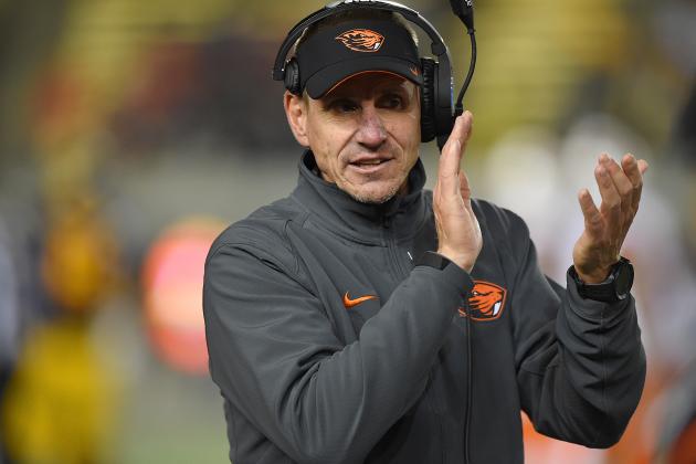 BERKELEY, CA - NOVEMBER 14:  Head coach Gary Andersen of the Oregon State Beavers look on from the sidelines against the California Golden Bears during their NCAA football game at California Memorial Stadium on November 14, 2015 in Berkeley, California.  (Photo by Thearon W. Henderson/Getty Images)