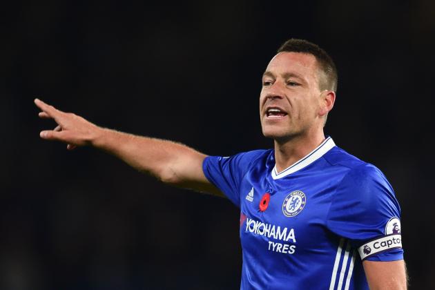 Chelsea's English defender John Terry gestures during the English Premier League football match between Chelsea and Everton at Stamford Bridge in London on November 5, 2016.
Chelsea won the game 5-0. / AFP / Glyn KIRK / RESTRICTED TO EDITORIAL USE. No use with unauthorized audio, video, data, fixture lists, club/league logos or 'live' services. Online in-match use limited to 75 images, no video emulation. No use in betting, games or single club/league/player publications.  /         (Photo credit should read GLYN KIRK/AFP/Getty Images)