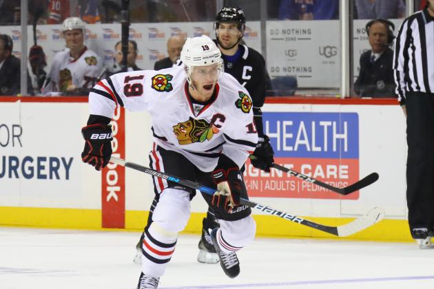 NEW YORK, NY - DECEMBER 15: Jonathan Toews #19 of the Chicago Blackhawks skates against the New York Islanders at the Barclays Center on December 15, 2016 in the Brooklyn borough of New York City. The Blackhawks defeated the Islanders 5-4. (Photo by Bruce Bennett/Getty Images)