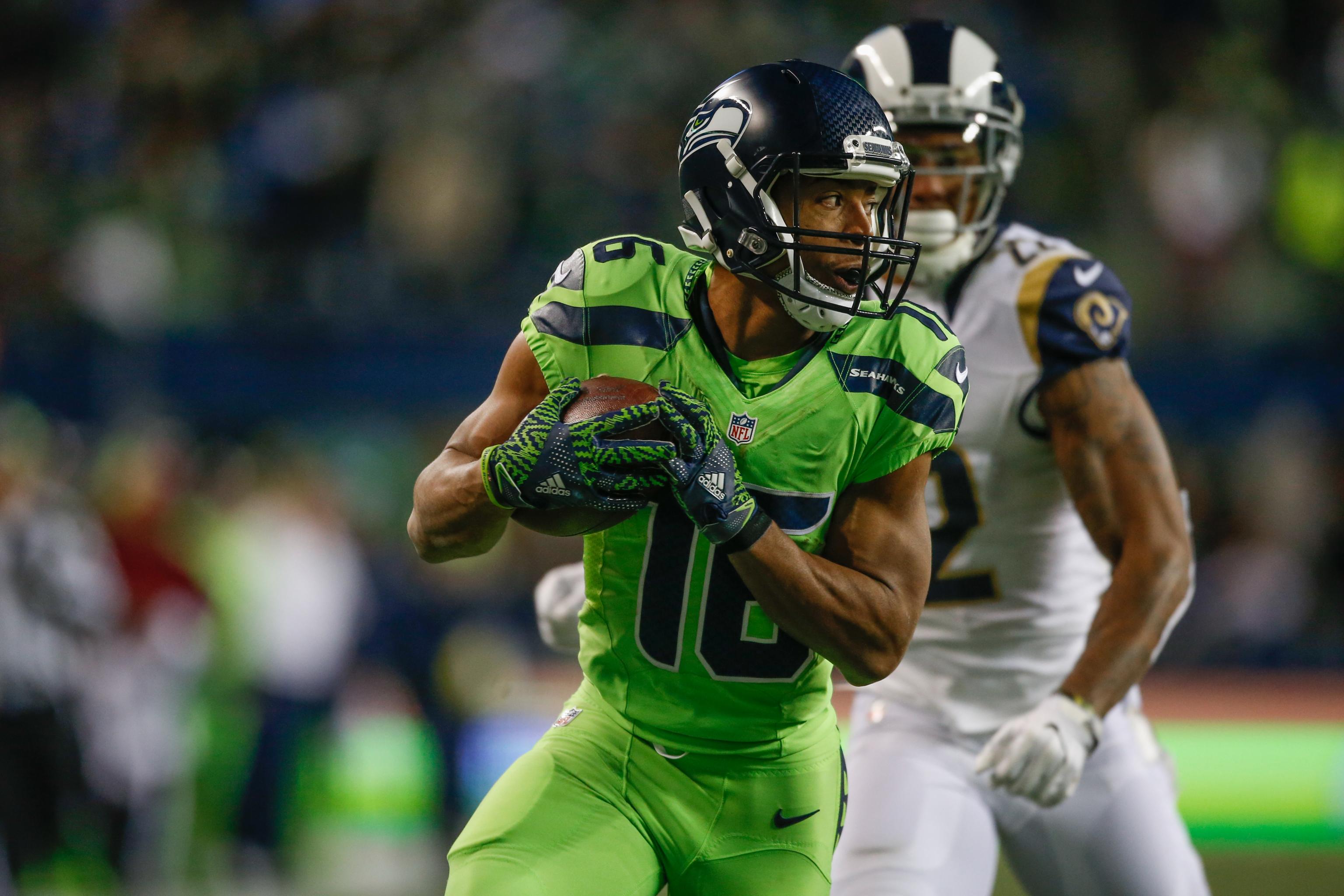 Tyler Lockett's return from injury in 2022 gains steam after surgery