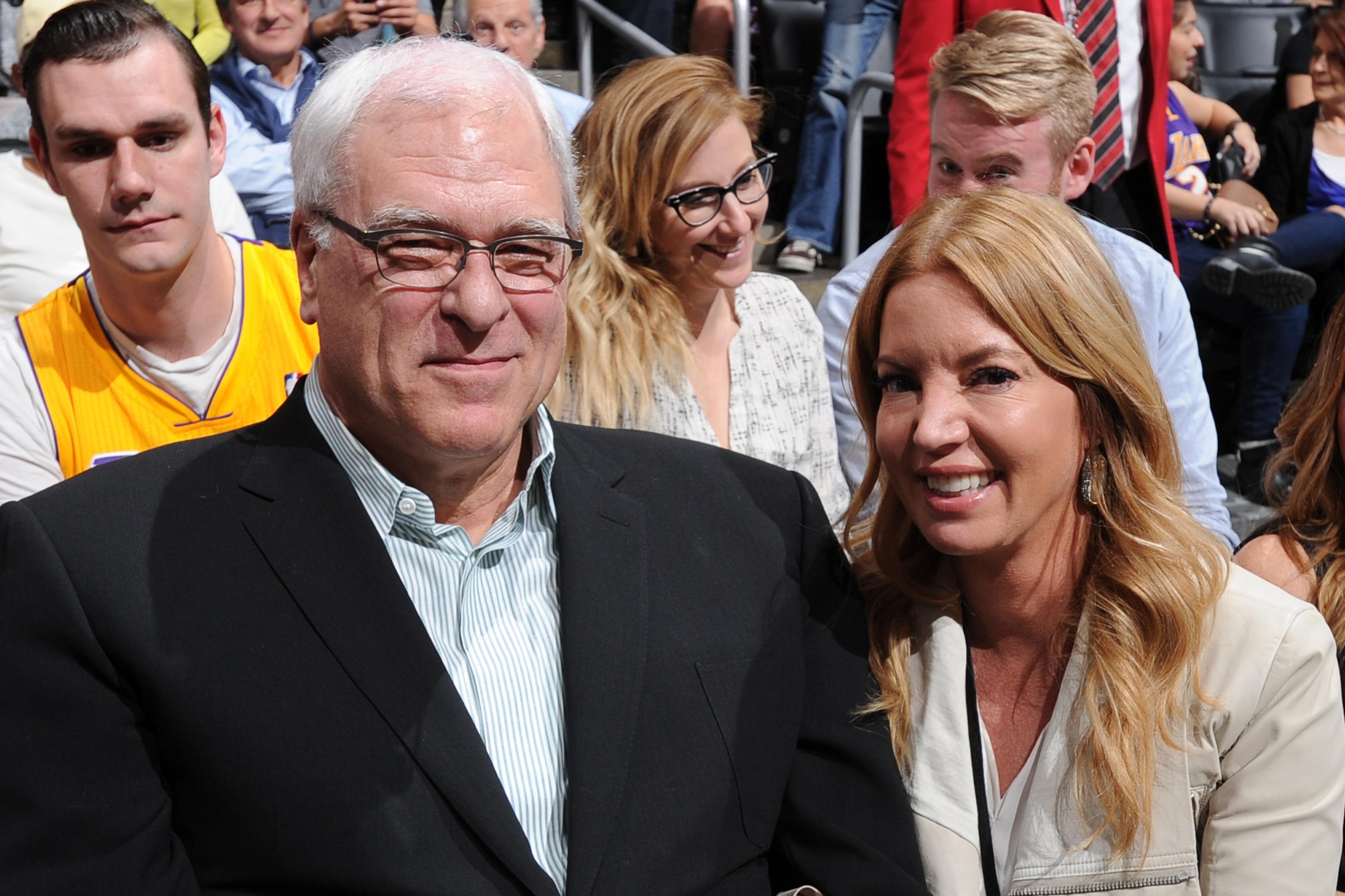 Knicks President Phil Jackson And Lakers President Jeanie Buss End Engagement Bleacher Report Latest News Videos And Highlights