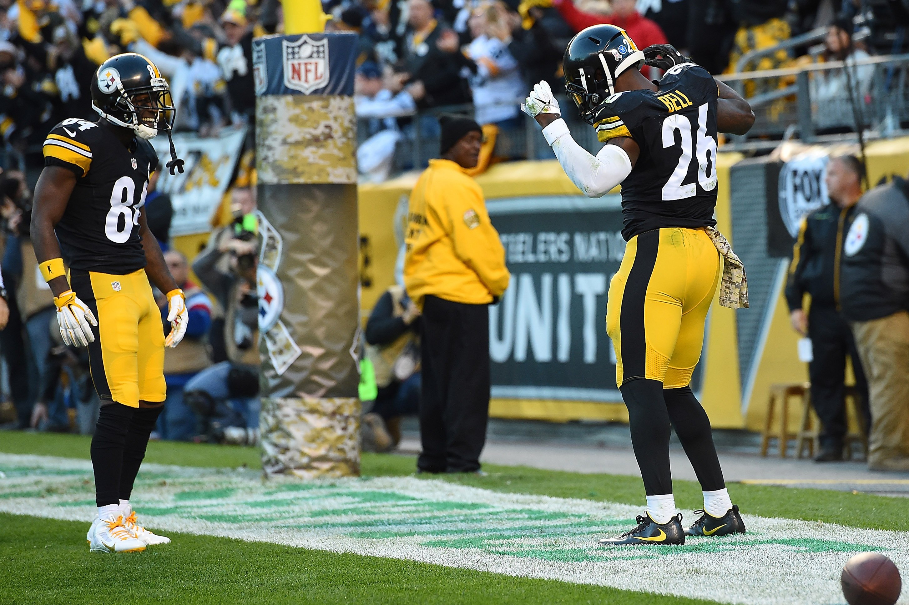 Le'Veon Bell wishes Ben Roethlisberger well, Antonio Brown chips