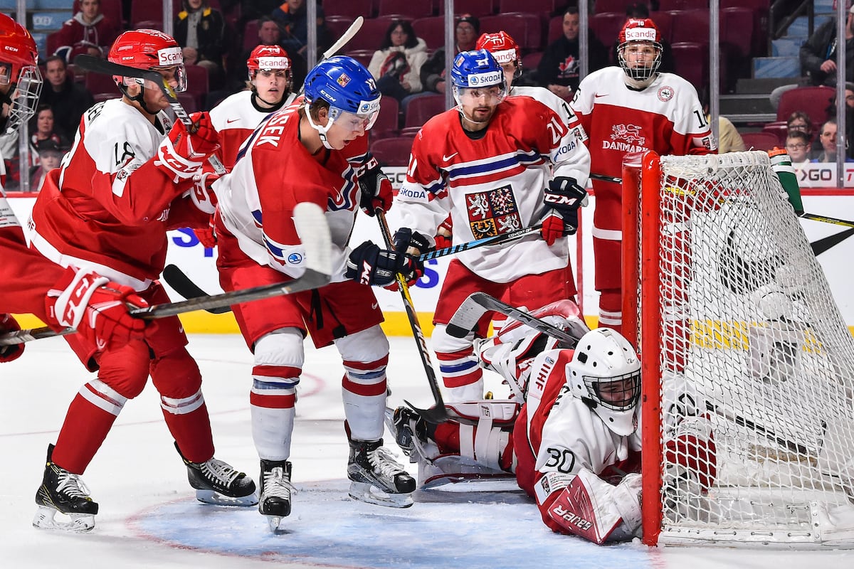 World Junior Hockey Championship 2017 Results: Thursday Group Scores World Junior Hockey Championship 2017 Results: Thursday Group Scores