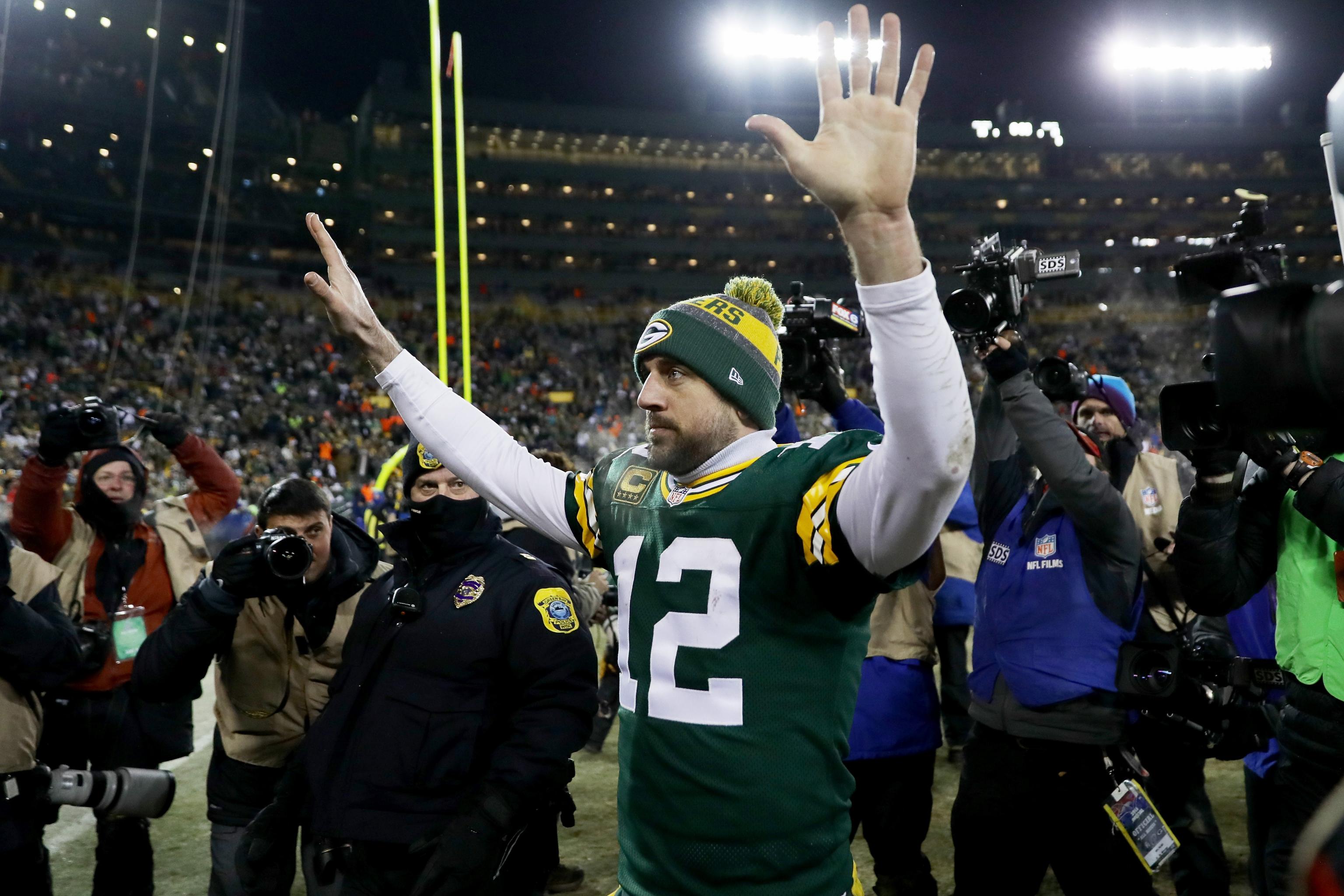 Dallas Cowboys vs. Green Bay Packers Odds: Cowboys Given 66% Chance to go  Into Lambeau and Get the Win