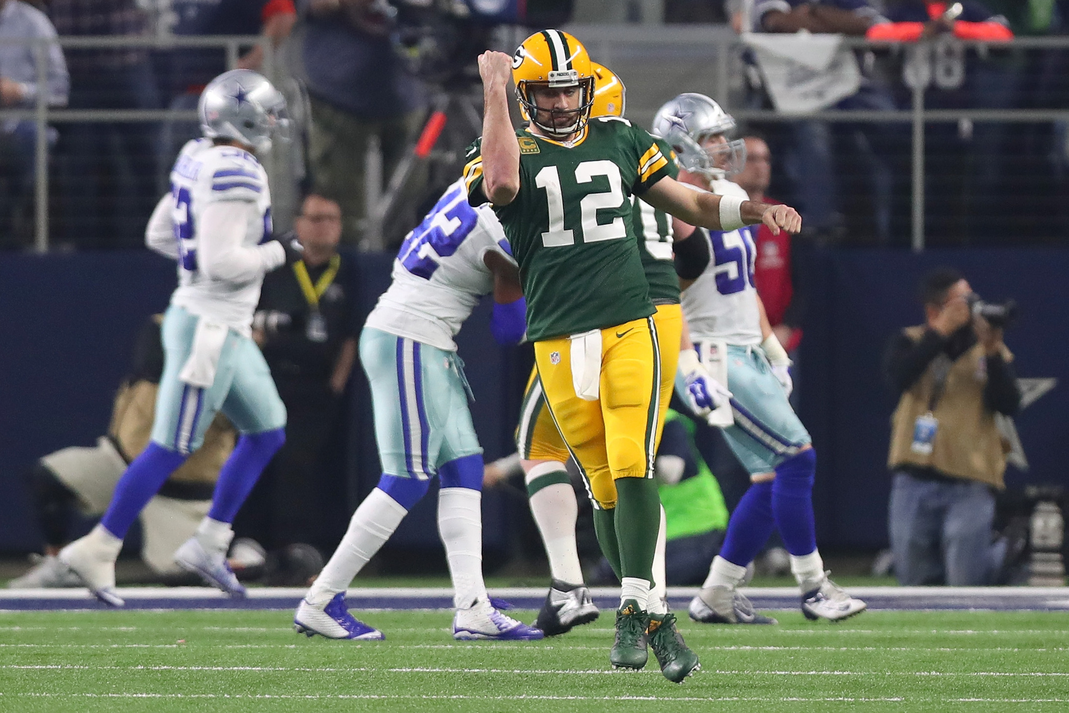 Packers vs. Cowboys: Score and Twitter Reaction from 2017 NFL Playoffs, News, Scores, Highlights, Stats, and Rumors