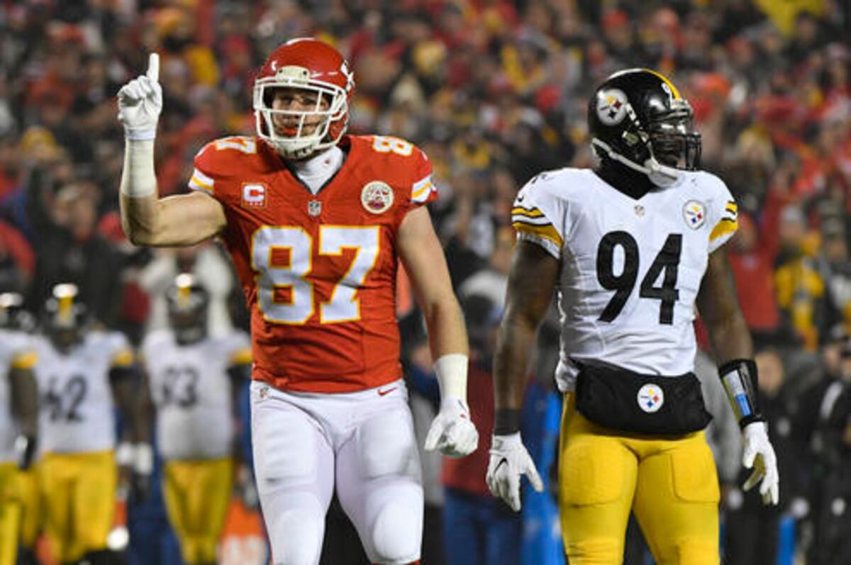 Travis Kelce Comments on Eric Fisher's Holding Penalty ...